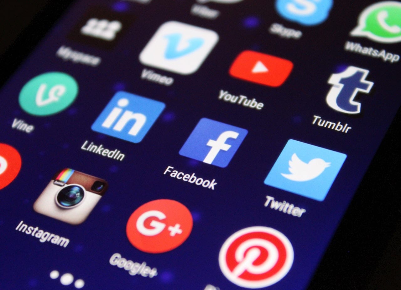 Creative ways for Alumni Relations teams to use Facebook and Twitter